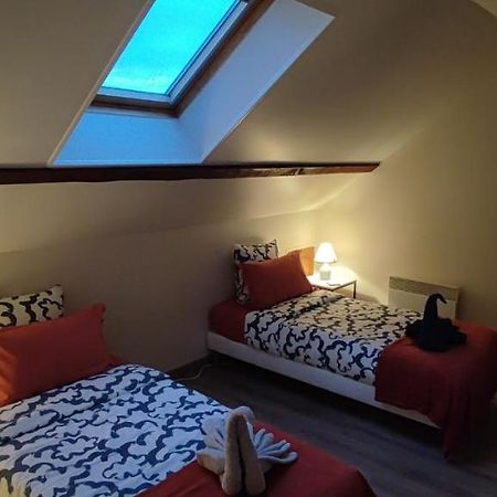 Au Pied Du Chateau 2 Bellegarde-du-Loiret Chambre photo