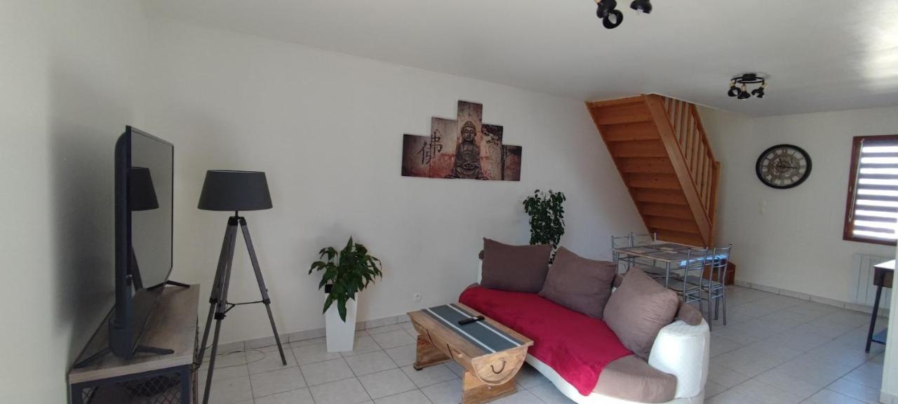 Au Pied Du Chateau 2 Bellegarde-du-Loiret Chambre photo
